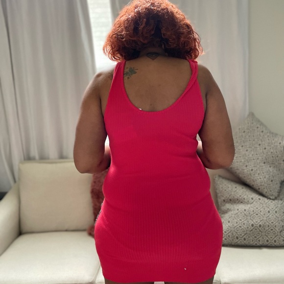 Ribbed graphic bodycon dress - Picture 3 of 8